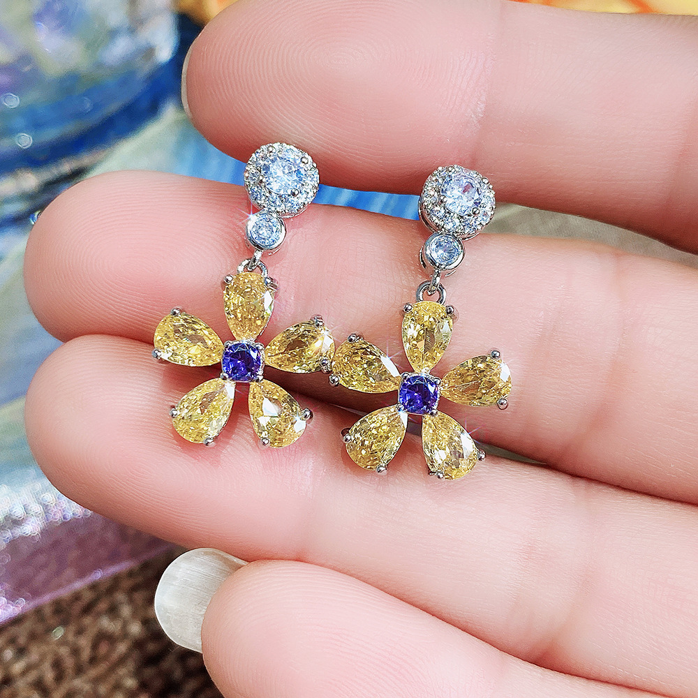 Japanese and Korean fresh flower earrings, sweet zircon petal earrings, temperament internet celebrity personality girl earrings