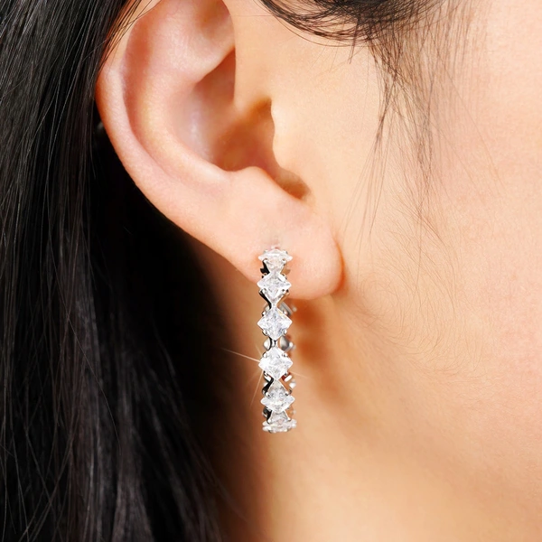  European and American simple diamond-shaped earrings, high-end and luxurious earrings, Korean Dongdaemun earrings for women