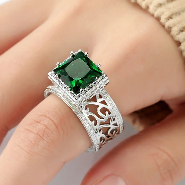 Wholesale Queen Heavy Industry Elegant Ring Women's Square Exaggerated Temperament Ring Micro-inlaid Zircon Design