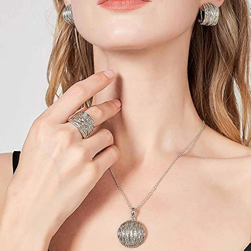   Hot selling jewelry: metallic design rose leaf pendant hollow design floral necklace