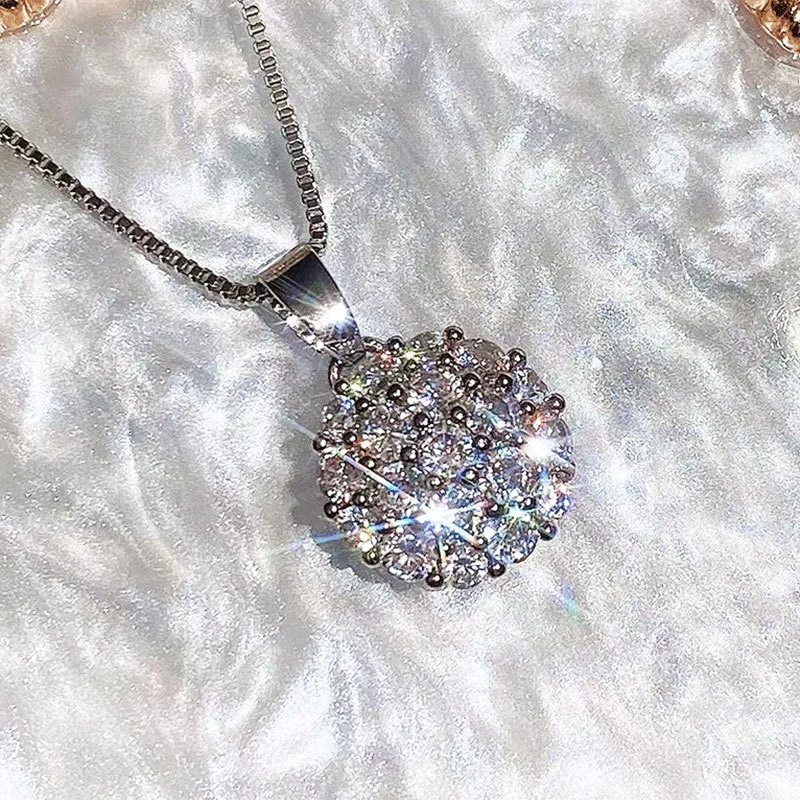 Super flash necklace copper inlaid zircon pendant geometric round full diamond light luxury sweater chain manufacturer supply