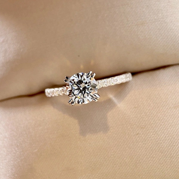 Hot selling ring fashion proposal engagement ring female sparkling brilliance eight-claw diamond ring for women