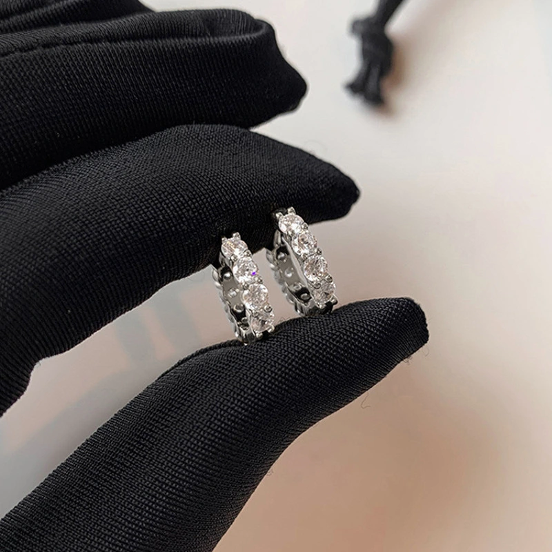 Live hot selling exquisite fashion earrings for women inlaid with zircon sparkling jewelry chic style hot style