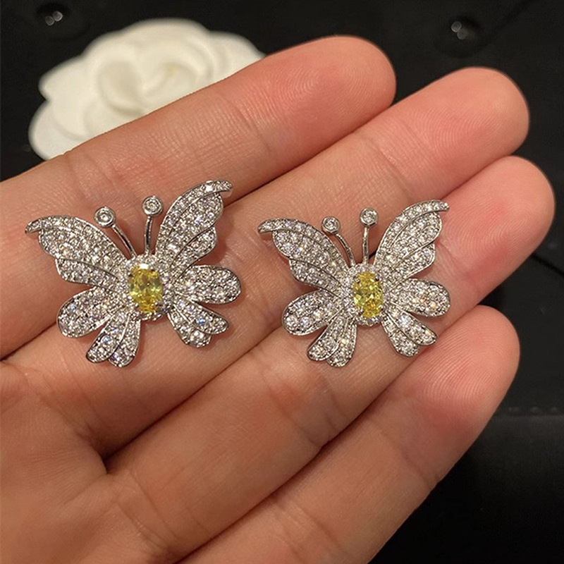  Live broadcast of creative and exquisite butterfly earrings for women, fashionable and light luxury design jewelry, fresh and sweet style