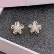   Hot selling flower earrings with delicate design and lines, daily wear hot selling