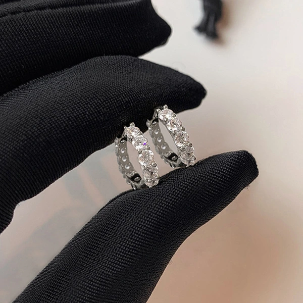 Live hot selling exquisite fashion earrings for women inlaid with zircon sparkling jewelry chic style hot style