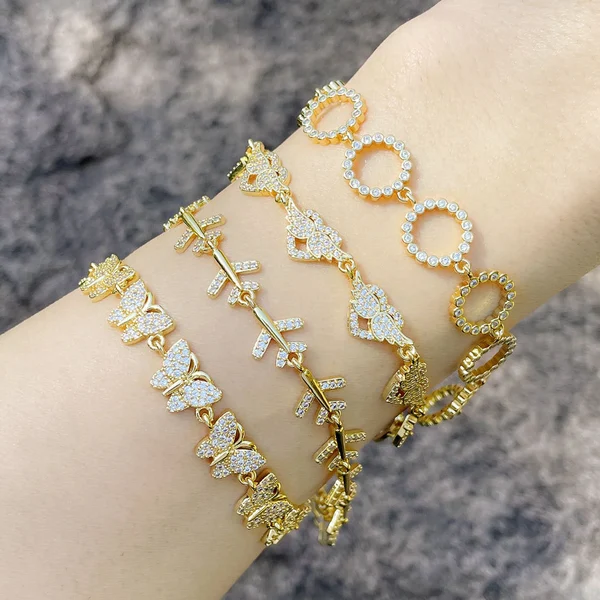 Diamond butterfly heart bracelet female European and American retro niche cold style light luxury airplane circle bracelet brg02