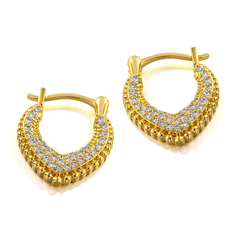 Minimally designed heart-shaped zircon earrings, exquisite earrings for daily use