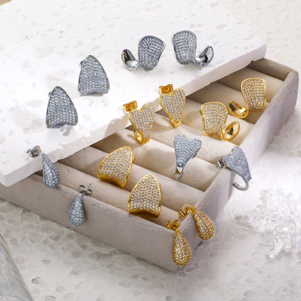 European and American oval and circular shaped zircon earrings, light luxury, high-end and atmospheric zircon earrings