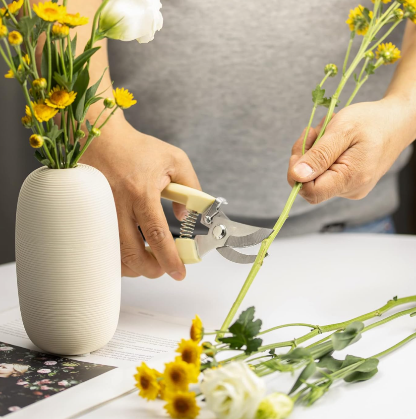 flower scissors.png