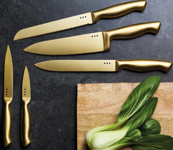 golden knife .png