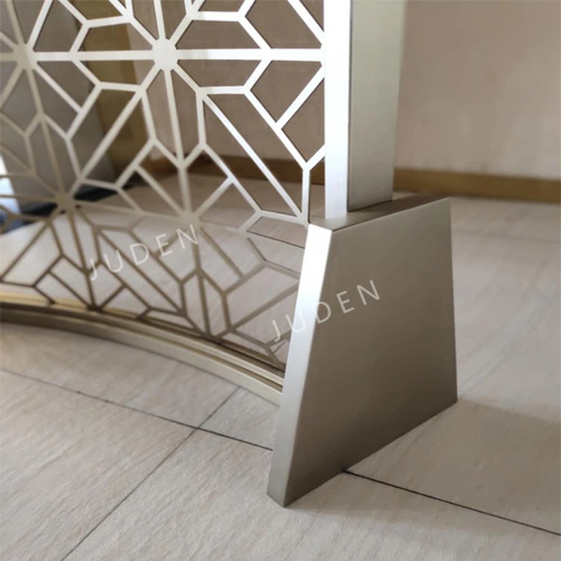 Movable free standing arc shape room divider