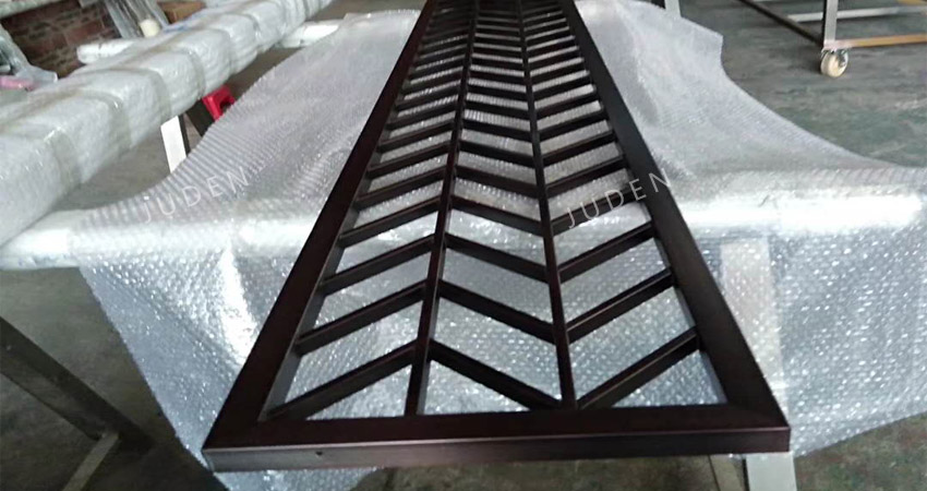 Fish bone screen.jpg