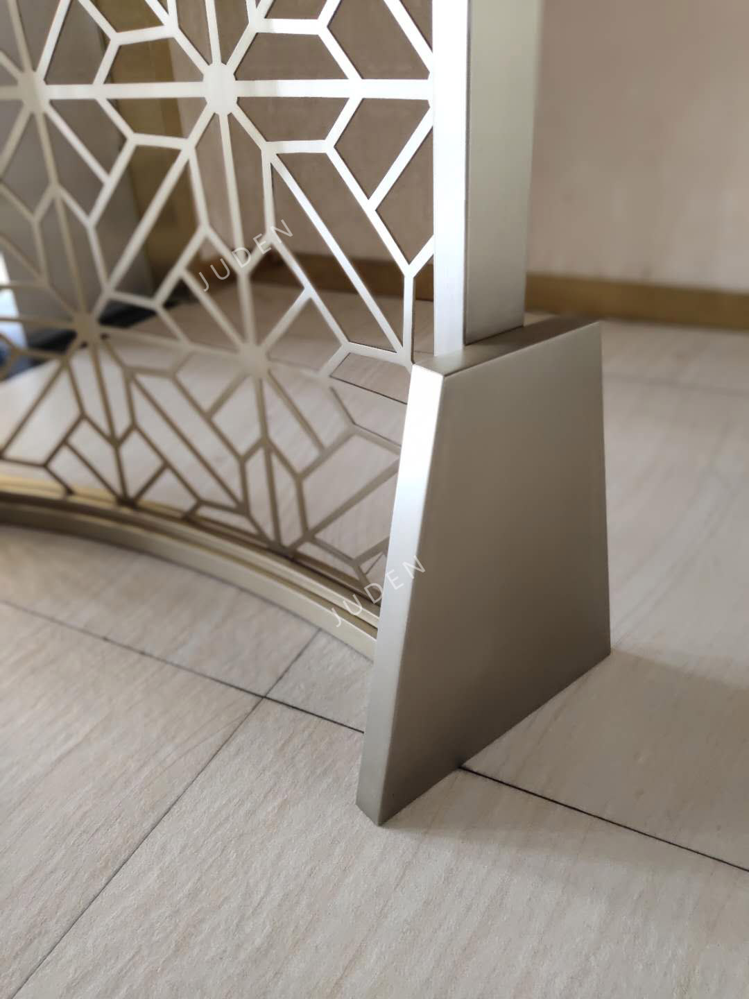 arc shape screen 3.jpg