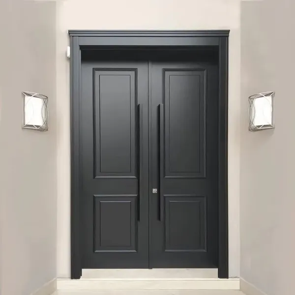 أبواب خشبية خارجية حديثة مطلية باللون الأسود