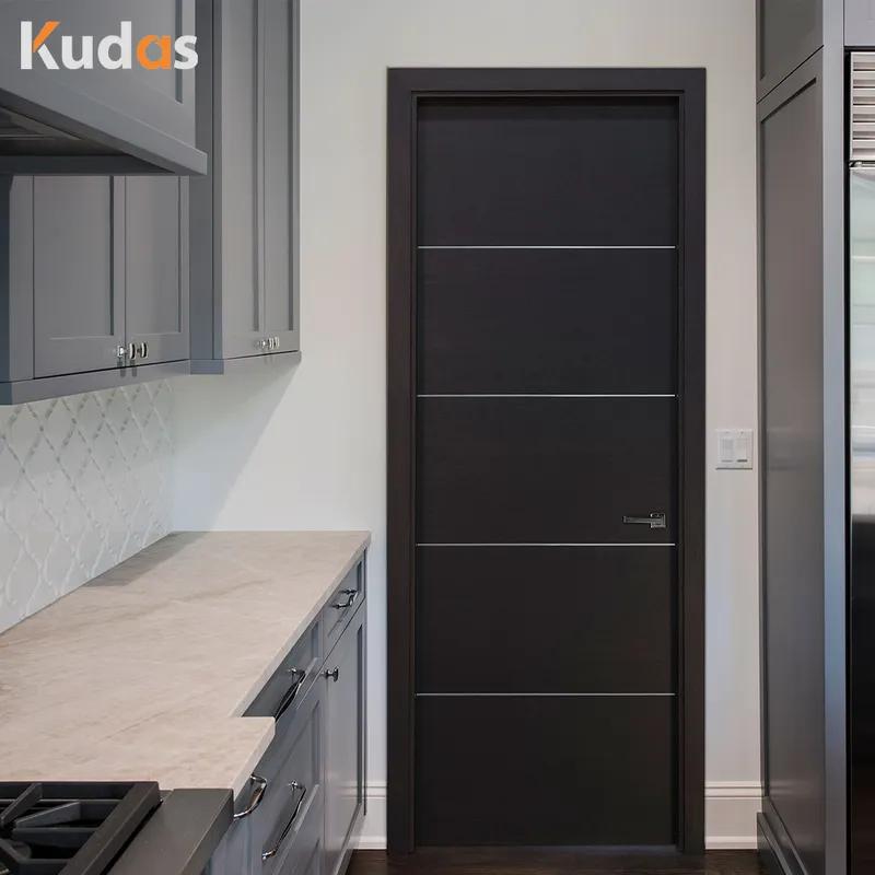 بولي كلوريد الفينيل wpc باب الغرفة الخشبية الداخلية انزلاق الباب الخشبي المتأرجح للمنزل