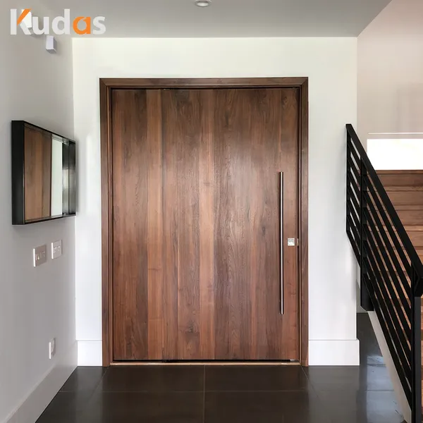 المدخل الخارجي، البوابة الرئيسية الأمامية، باب دخول الأمان الخشبي السكني