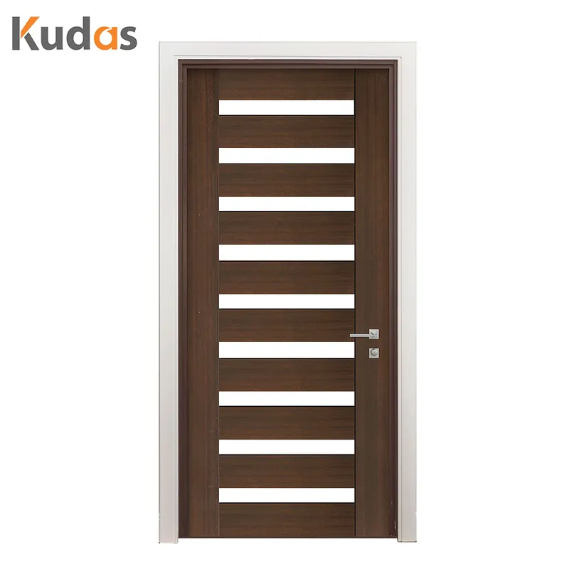 باب دخول خشبي محوري بتصميم شريحة خشبية صلبة رأسية إضافية