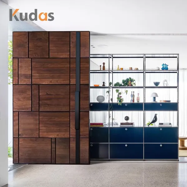 باب من الخشب الصلب بنسبة 100%، باب دخول أمامي خارجي كلاسيكي