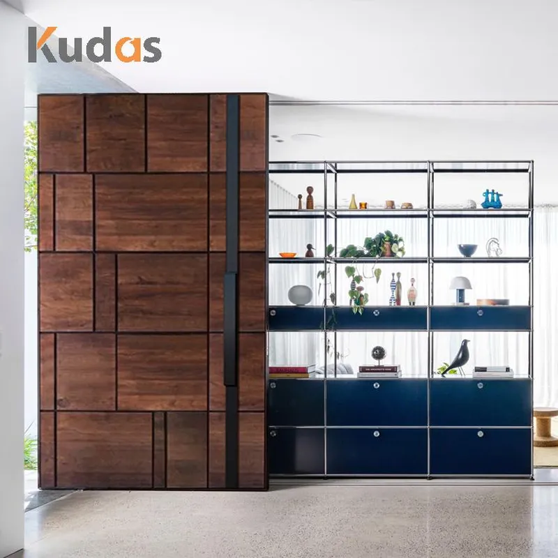 باب من الخشب الصلب بنسبة 100%، باب دخول أمامي خارجي كلاسيكي