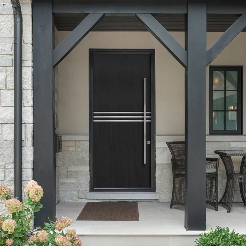 باب المدخل الأمامي الرئيسي بلوحة خشبية مع قفل ذكي