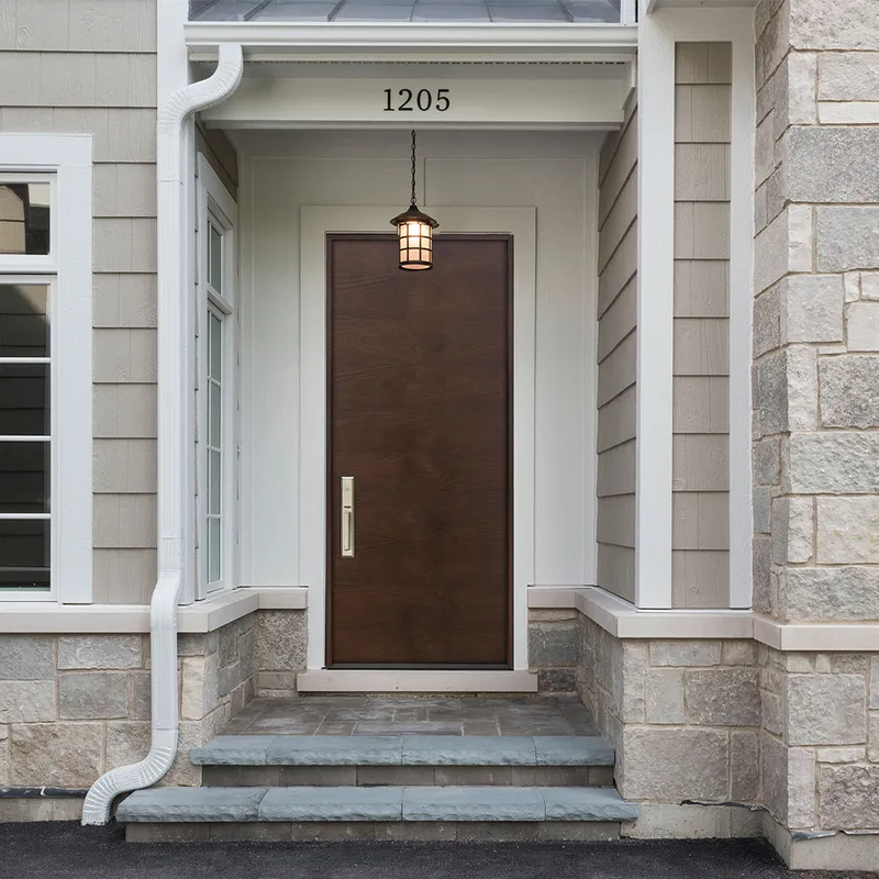 المدخل الخارجي الرئيسي، باب أمامي معدني غير قابل للصدأ، خشب حديث