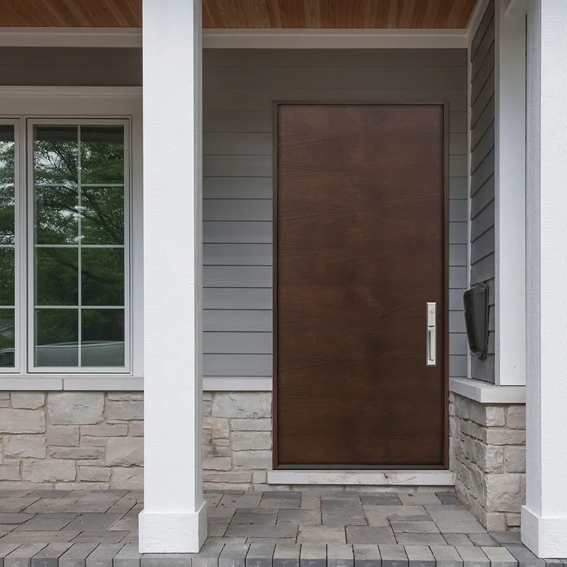 المدخل الخارجي الرئيسي، باب أمامي معدني غير قابل للصدأ، خشب حديث