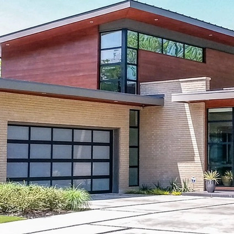Carriage house garage doors