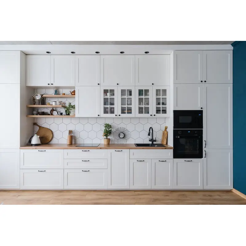 خزانة مطبخ بيضاء مجمعة مسبقًا