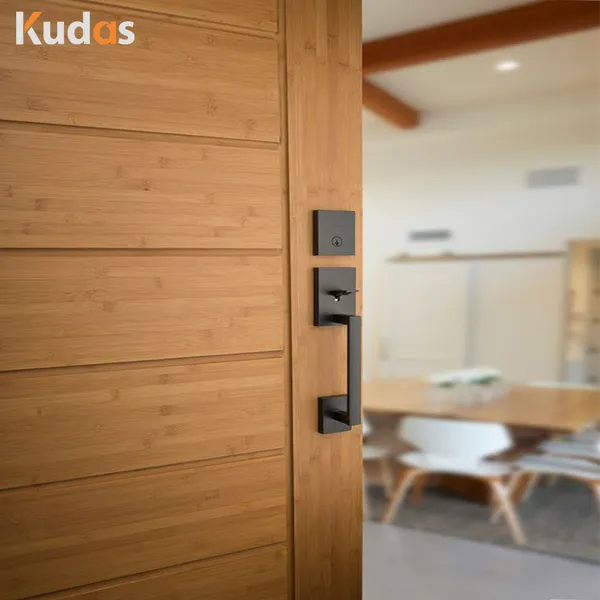 باب خشبي داخلي للغرفة مصنوع من قشرة خشب الجوز الصلبة المركبة