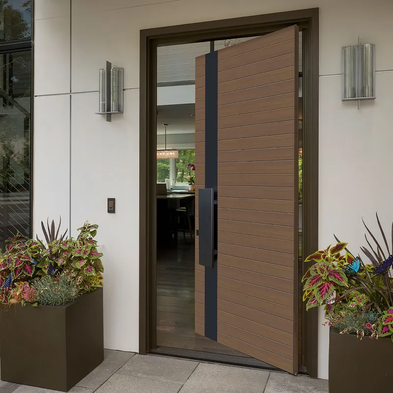 أبواب دخول محورية من الخشب الصلب بتصميم عصري سكني