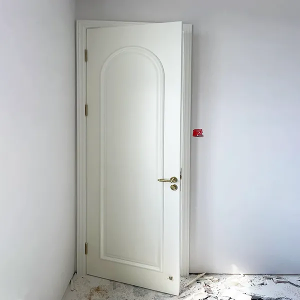 مؤسسة الفيلا الداخلية صامتة ذات جودة عالية باب خشبي أنيق