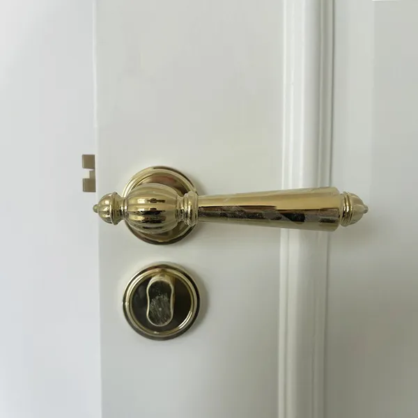 مؤسسة الفيلا الداخلية صامتة ذات جودة عالية باب خشبي أنيق