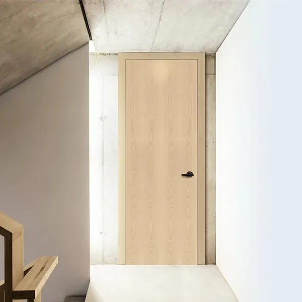 باب داخلي خشبي متين للمنزل مع معالجة سطحية للطلاء