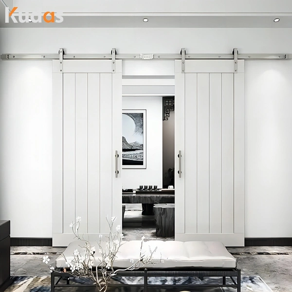 باب الحظيرة المنزلق باب الخشب الصلب مخصص باب الحظيرة الداخلي الفردي