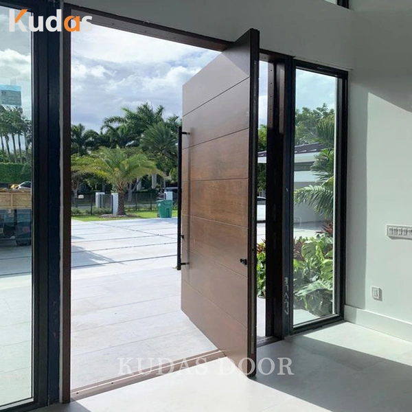 أبواب دخول خشبية محورية رئيسية من الخشب الصلب بتصميم حديث مع قفل ذكي