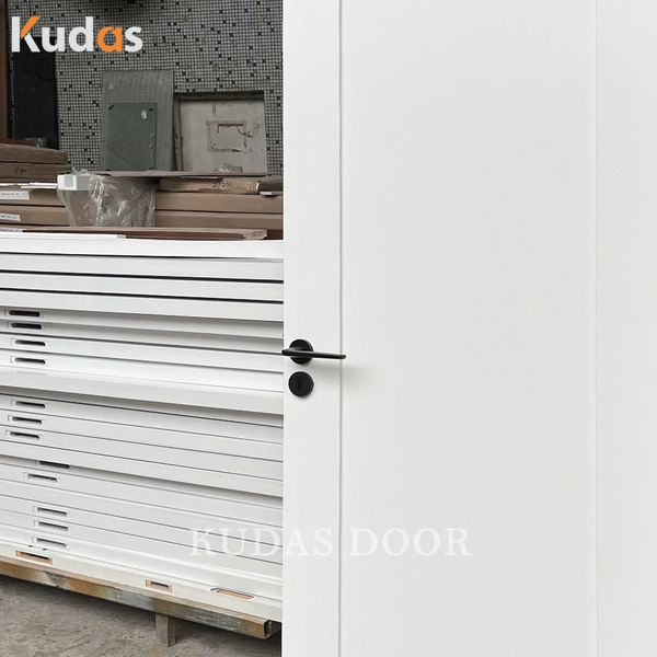 أبواب غرفة نوم صلبة فاخرة في إنجلترا تصميم باب خشبي لغرفة النوم الرئيسية