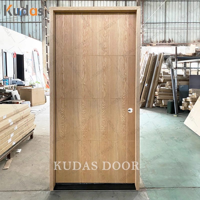 باب داخلي خشبي متين للمنزل مع معالجة سطحية للطلاء