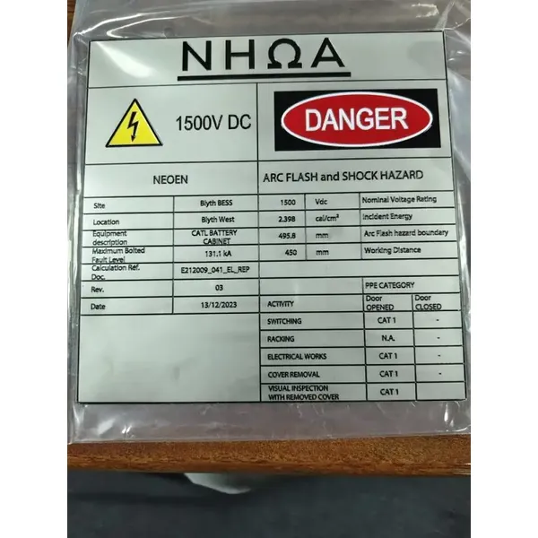 カスタムスクリーン印刷金属名札｜高耐久オリジナル名札制作｜企業向け金属名札