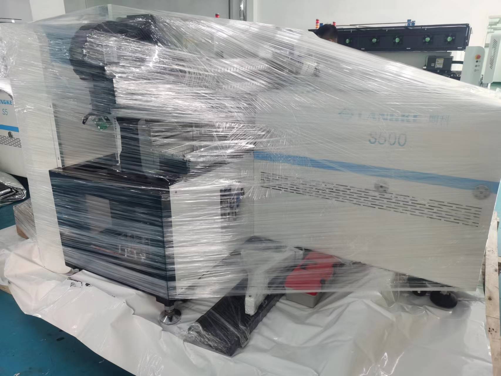 packing short pcb pnp machine and 1.5m pcb conveyor machine for India customer