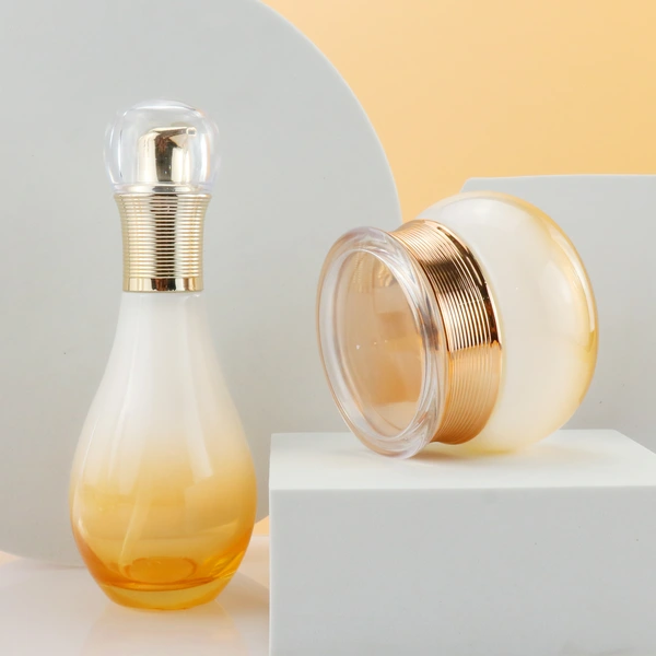  round flat shoulder glass bottle with sprayer cap
