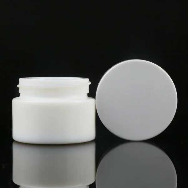 30g 50g Customized frosted cosmetic glass cream jar with silver lid