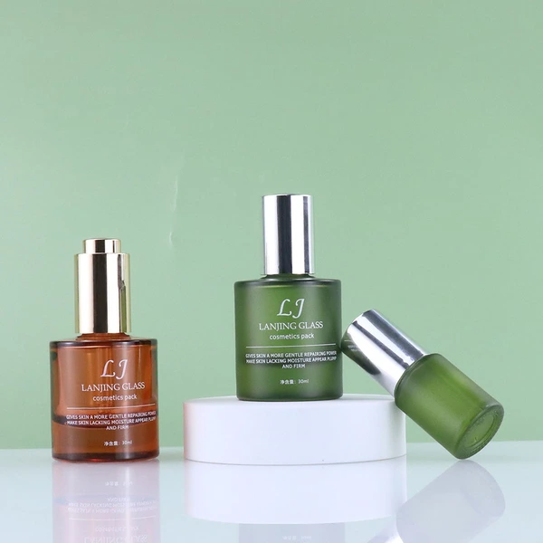 transparent glass serum bottle