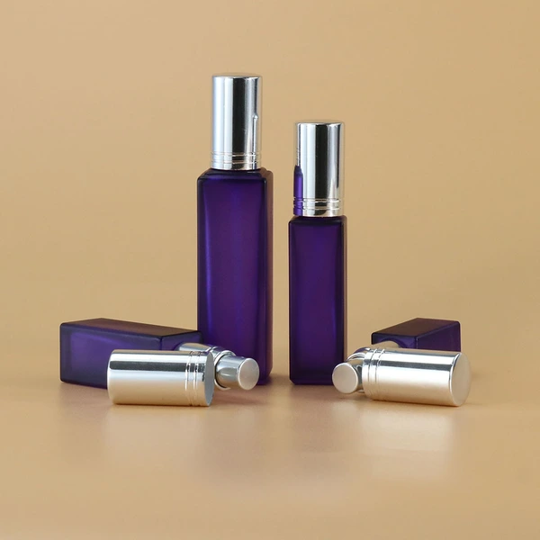 square glass bottle silver sprayer  