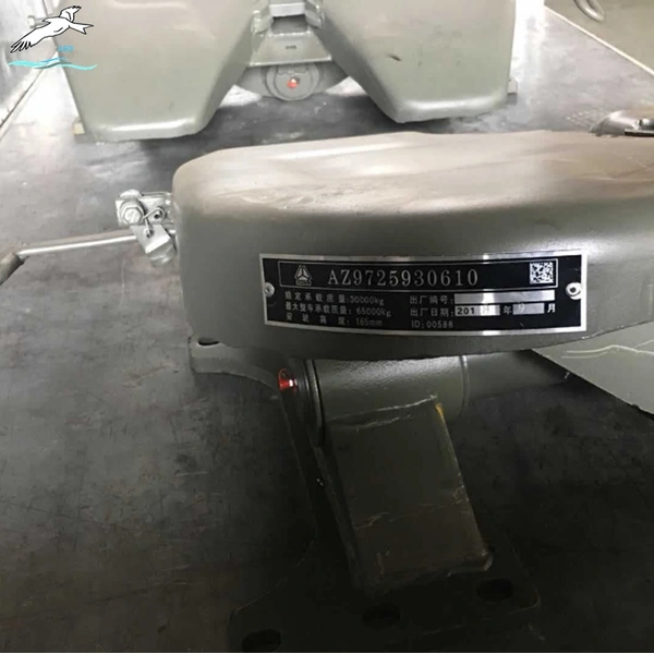 SINOTRUK HOWO Traction Seat Assembly AZ9725930610|LEO Auto Parts 