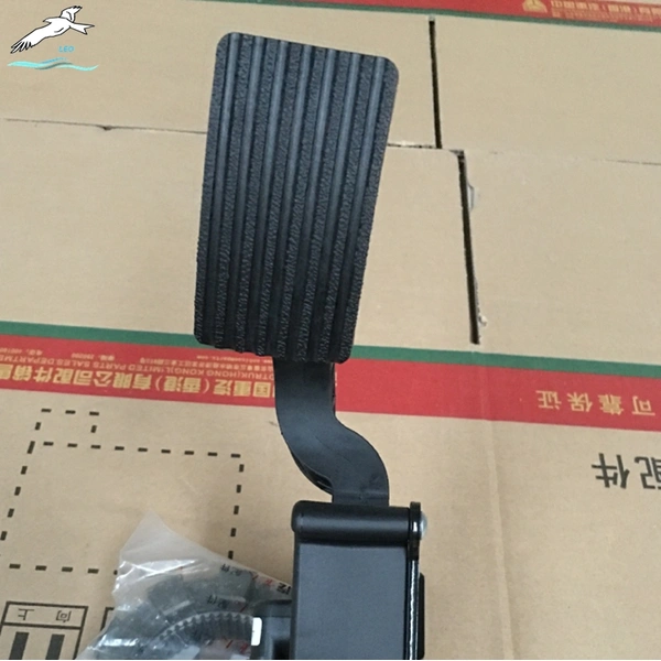 SINOTRUK HOWO Electronic Accelerator Pedal Accessories WG9725570010|LEO Auto Parts 