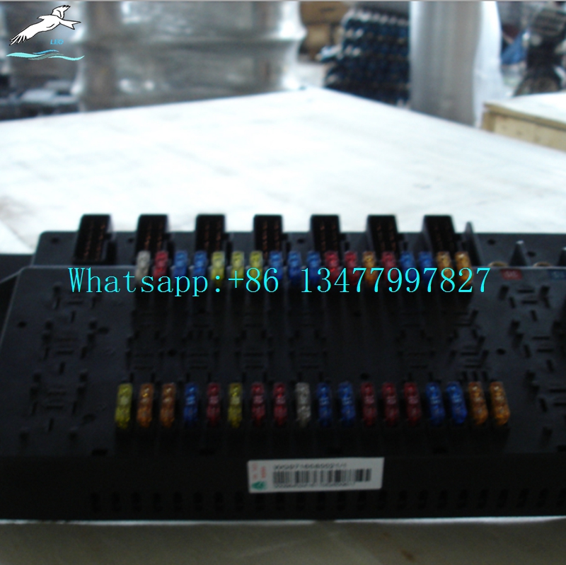 WG9716580021电气接线盒总成.jpg