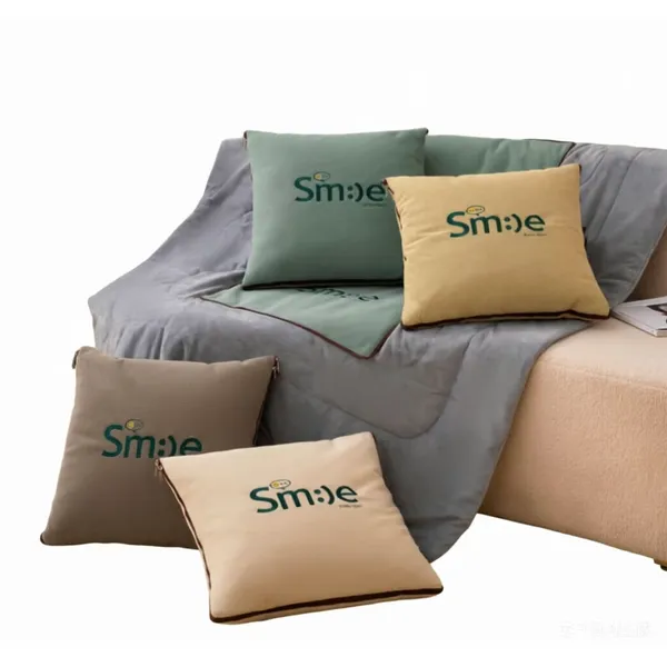 Customized throw pillow quilt