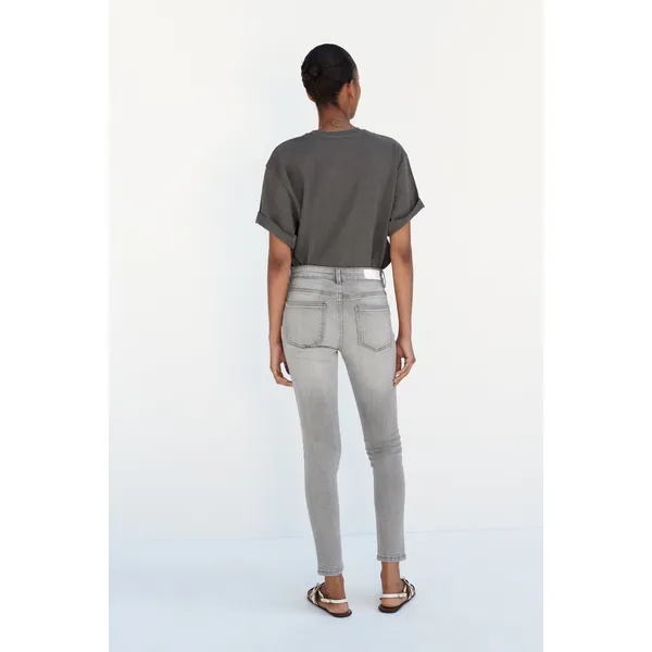 Light Gray Mid Rise Skinny Jeans | Stylish and Versatile