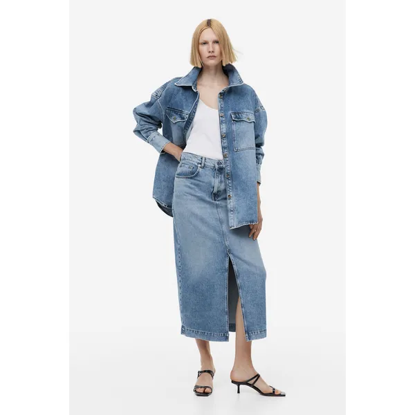 Light Blue Cropped Jeans | Casual and Versatile